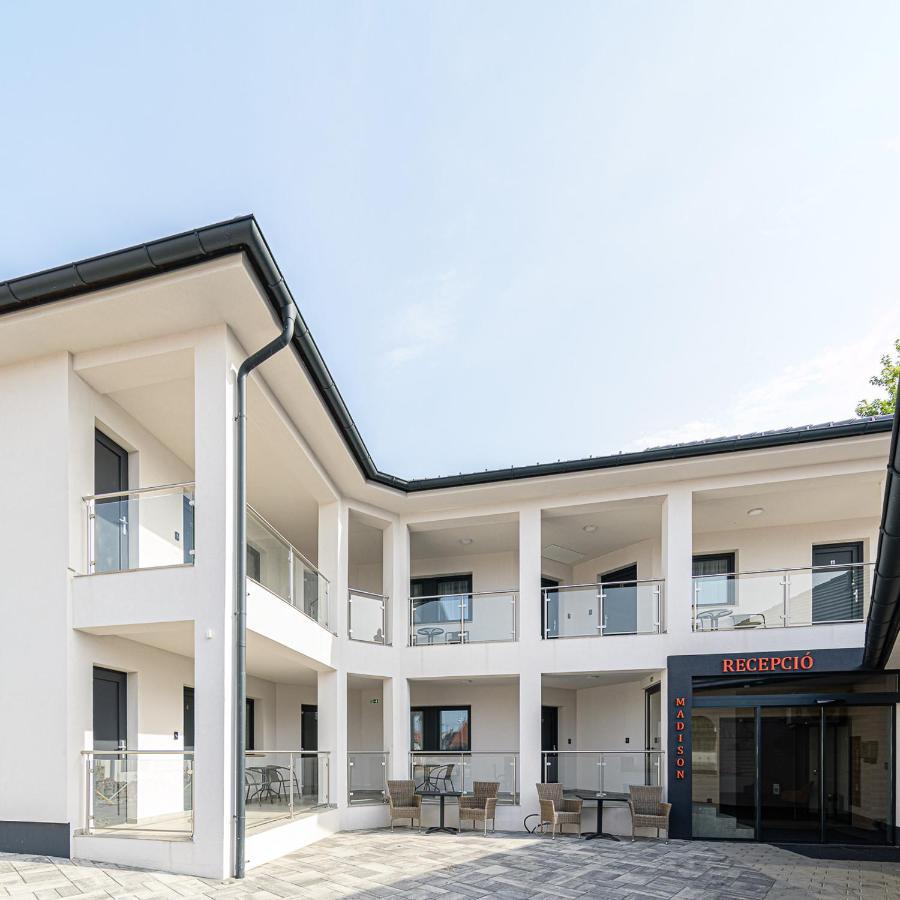Hotel Jam Panzió Kapuvár Zewnętrze zdjęcie